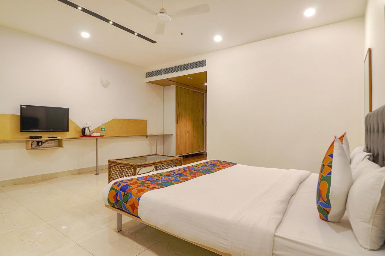 Fabhotel Aamantran & Banquet Halls - Nr Rtc X Roads Metro Station Haiderabad Buitenkant foto