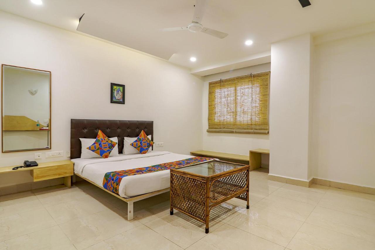 Fabhotel Aamantran & Banquet Halls - Nr Rtc X Roads Metro Station Haiderabad Buitenkant foto