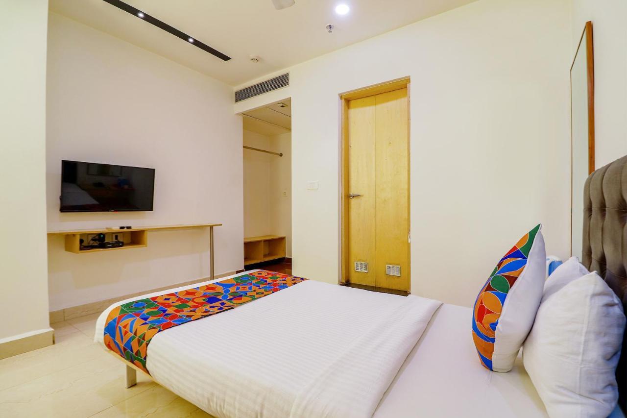Fabhotel Aamantran & Banquet Halls - Nr Rtc X Roads Metro Station Haiderabad Buitenkant foto