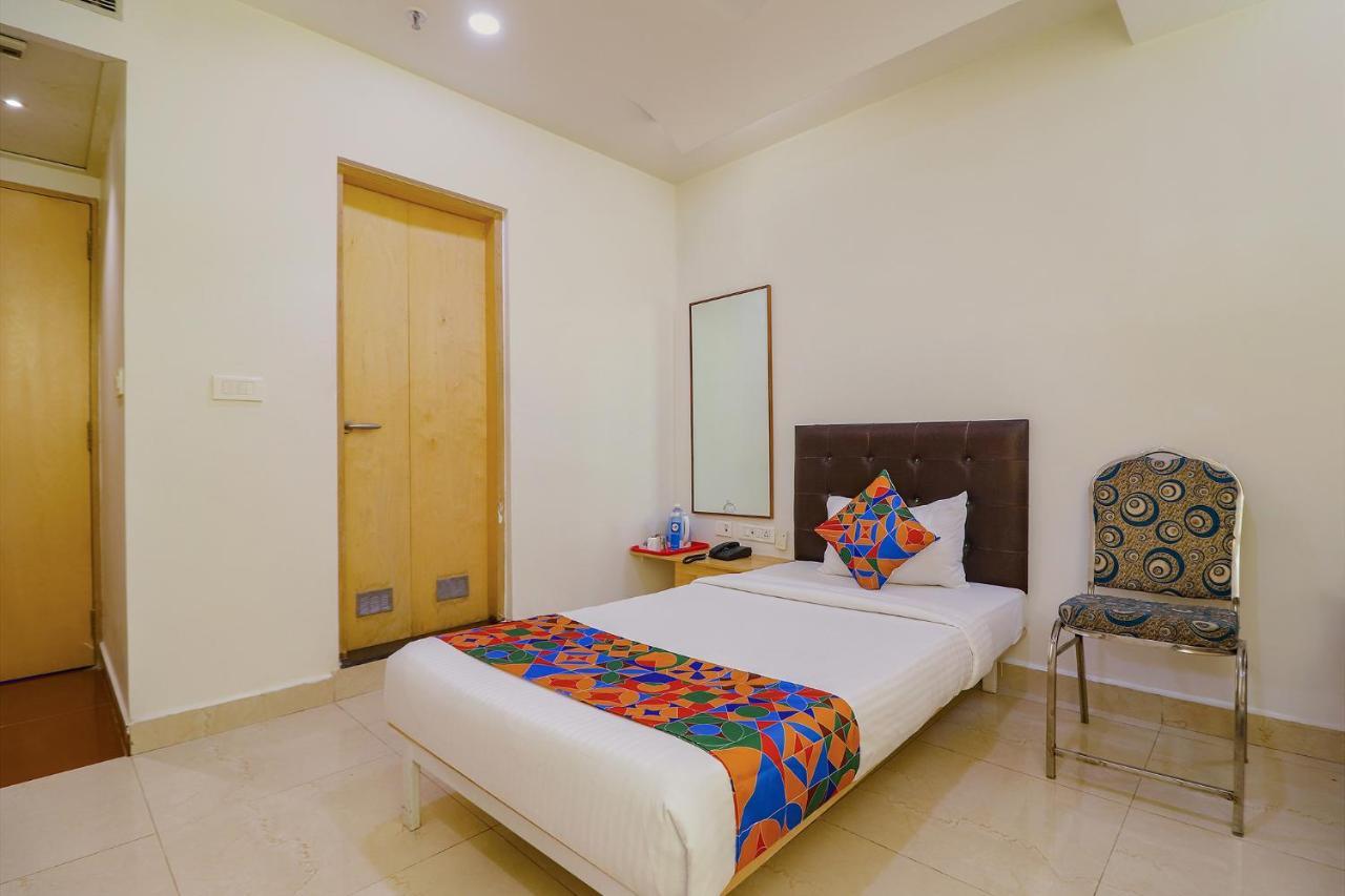Fabhotel Aamantran & Banquet Halls - Nr Rtc X Roads Metro Station Haiderabad Buitenkant foto
