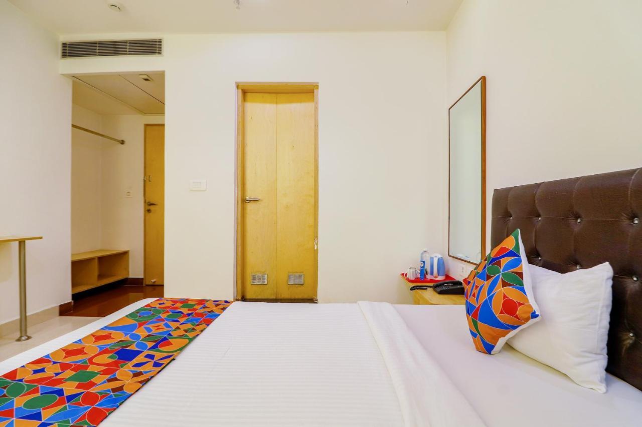 Fabhotel Aamantran & Banquet Halls - Nr Rtc X Roads Metro Station Haiderabad Buitenkant foto