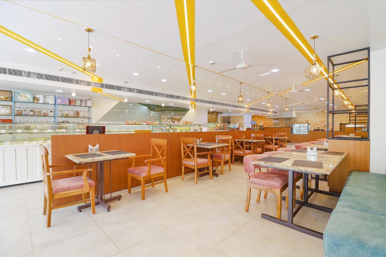 Fabhotel Aamantran & Banquet Halls - Nr Rtc X Roads Metro Station Haiderabad Buitenkant foto